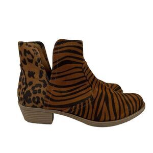 True Craft Tessa Animal Tiger Leopard Side Slit Brown Bootie Ankle Boot Sz 6.5 M